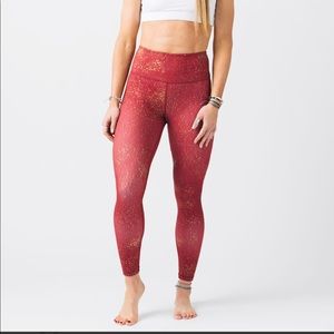 Red stay gold Zyia leggings